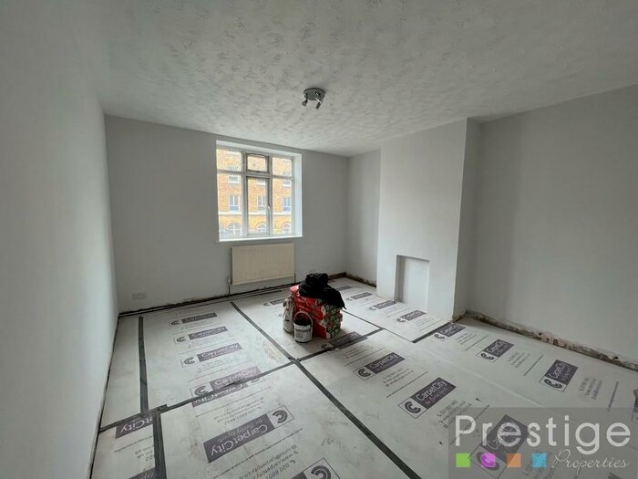 2 Bedroom Apartment To Rent In Classic Mansions, Well Street, London, E9