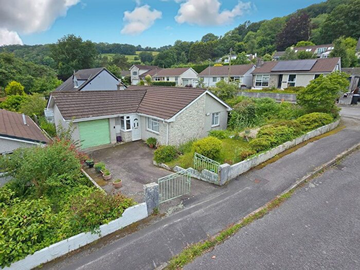 3 Bedroom Bungalow For Sale In Bealswood Close, Gunnislake, Cornwall, PL18