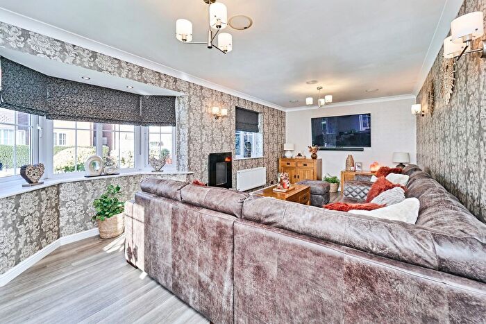 5 Bedroom Detached House For Sale In Old College Drive, Wednesbury, WS10