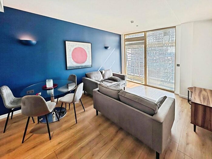 2 Bedroom Flat To Rent In West Point, Wellington Street, Leeds, West Yorkshire, LS1