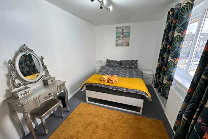 2 Bedroom Flat To Rent In Penford Court Cardiff, CF24