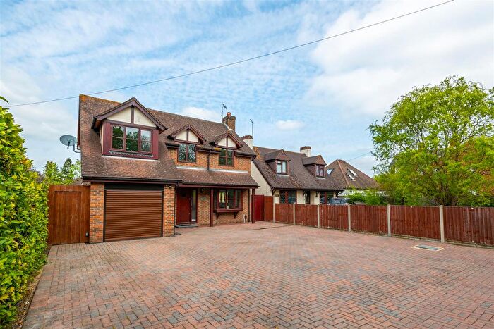 4 Bedroom Detached House For Sale In Povey Cross Road, Horley, RH6