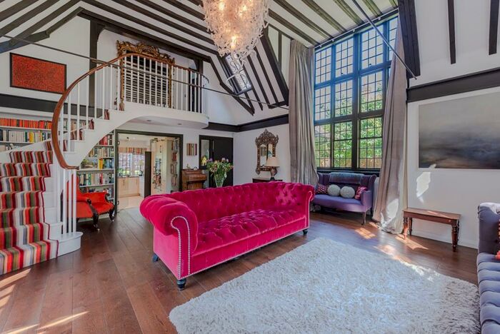 4 Bedroom Detached House To Rent In Willifield Way London, NW11