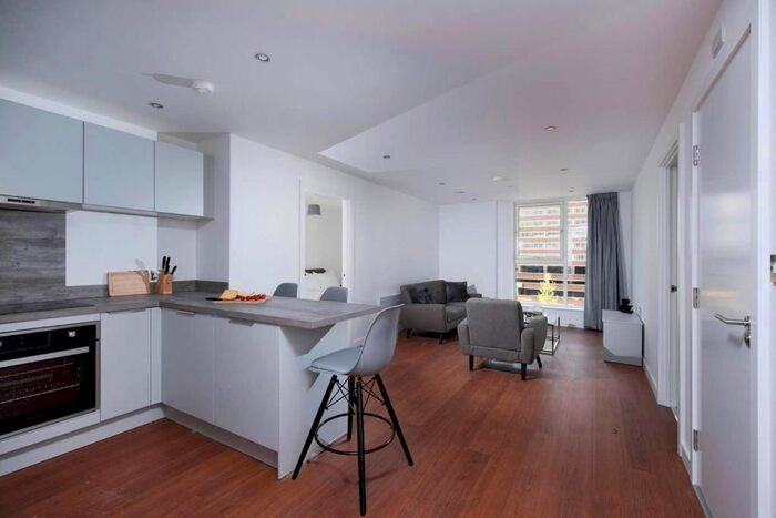 2 Bedroom Flat To Rent In The Priory Queensway, Birmingham, B4