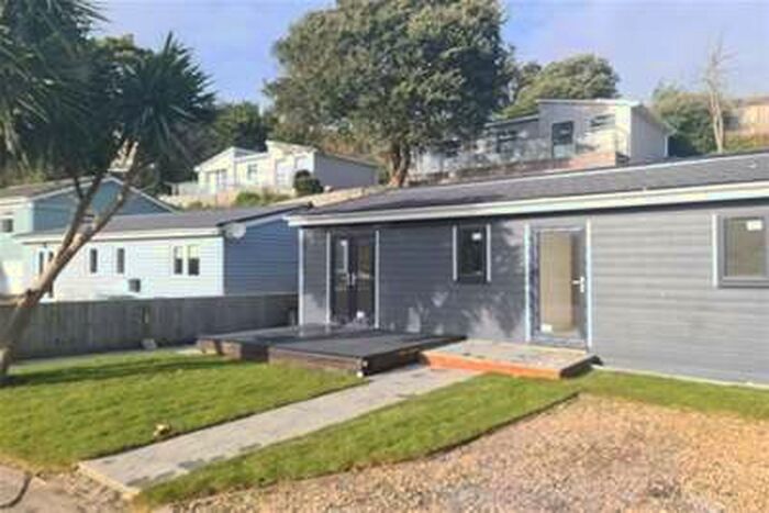 2 Bedroom Chalet House To Rent In Shore Road, Bonchurch, PO38