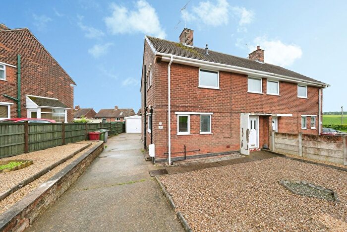 3 Bedroom Semi-Detached House For Sale In Chestnut Drive, Shirebrook, Mansfield, Derbyshire, NG20