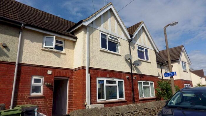3 Bedroom Terraced House To Rent In Siddington Road, GL7