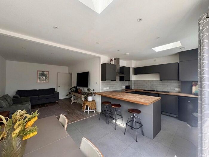 4 Bedroom End Of Terrace House To Rent In Firs Lane, London, N21