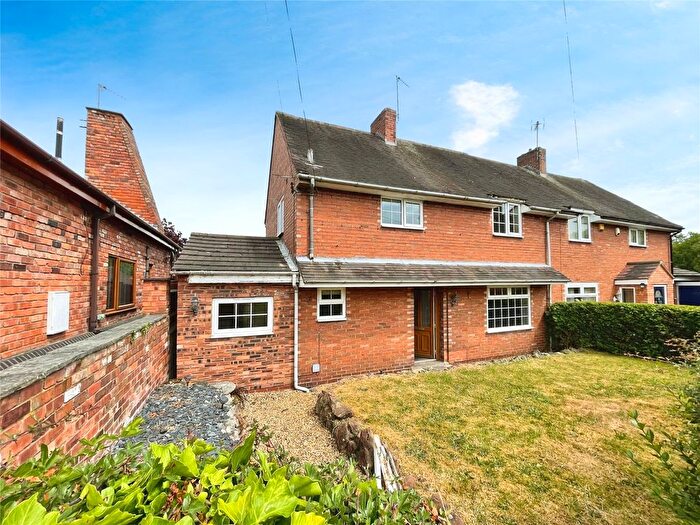 3 Bedroom Semi-Detached House For Sale In Queens Road, Calf Heath, Wolverhampton, Staffordshire, WV10
