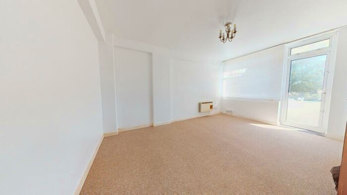1 Bedroom Flat To Rent In Furze Hill, Hove, BN3
