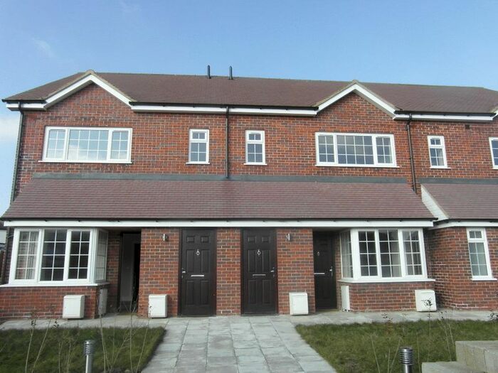 2 Bedroom Flat To Rent In Fellowes Close, Garston, Watford, WD25