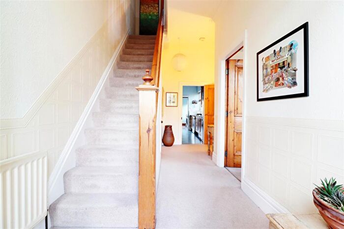 3 Bedroom End Of Terrace House For Sale In Westbourne Avenue, Princes Avenue, Hull, HU5