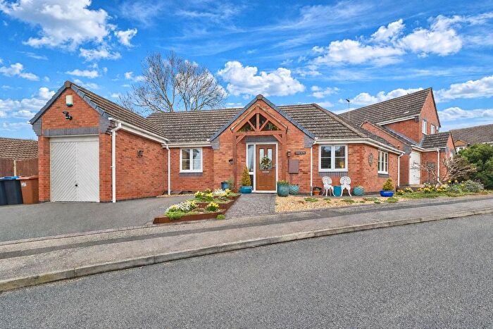 2 Bedroom Detached Bungalow For Sale In Blake Close, Hinckley, LE10