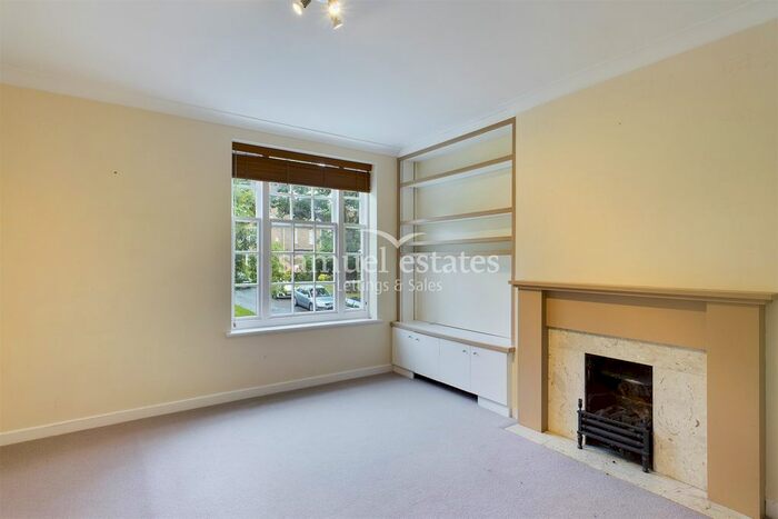 3 Bedroom Maisonette To Rent In Stonehills Court, College Road, Dulwich, SE21