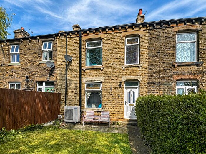 2 Bedroom Terraced House For Sale In Staincliffe Hall Road, Batley, WF17