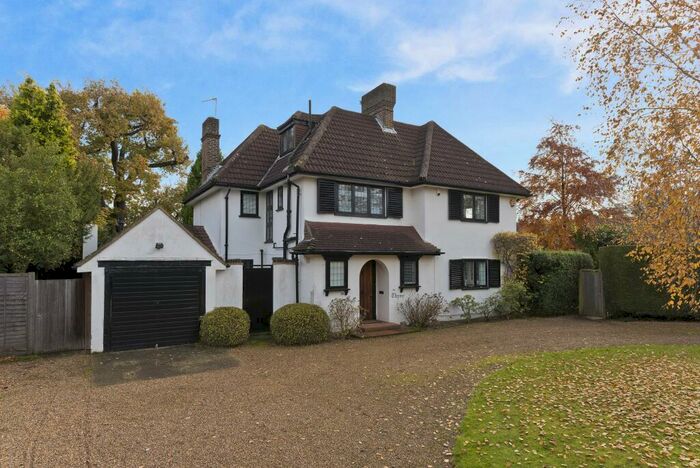 5 Bedroom House To Rent In High Pine Close, Weybridge, KT13
