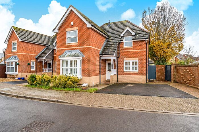 4 Bedroom Detached House For Sale In Lapwing Road, Southsea, Hampshire, PO4