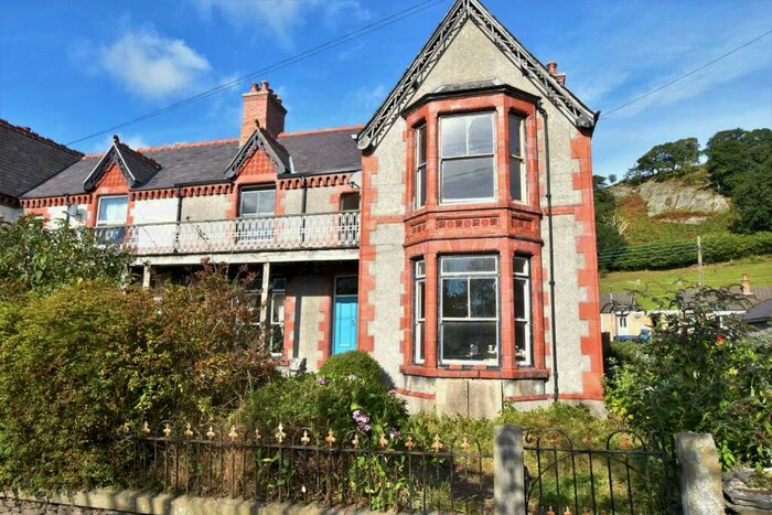 5 Bedroom Semi-Detached House For Sale In Carrog, LL21