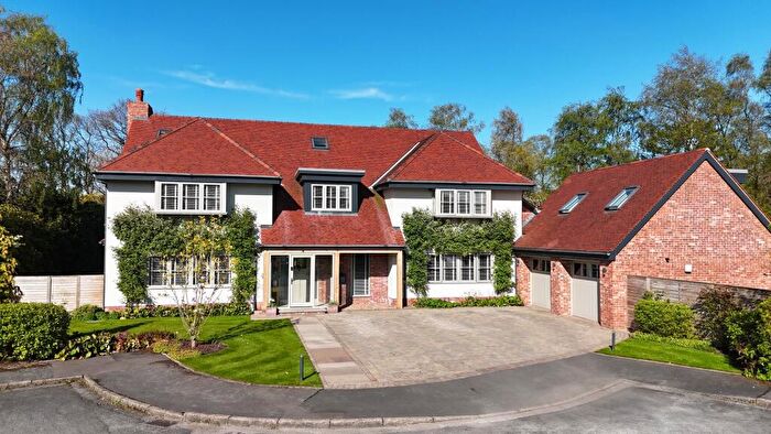 5 Bedroom Detached House For Sale In Milverton Drive, Bramhall, SK7
