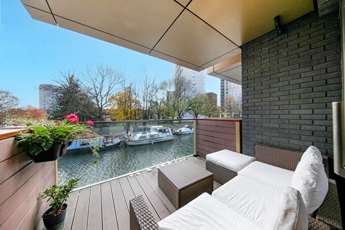 2 Bedroom Flat To Rent In Waterfront Apartments, Amberley Road, Little Venice, W9
