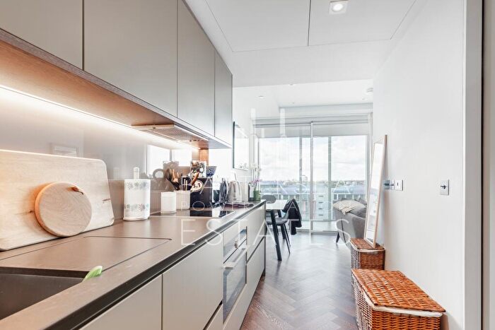 Apartment To Rent In L-, Circus Road West, Battersea, SW11