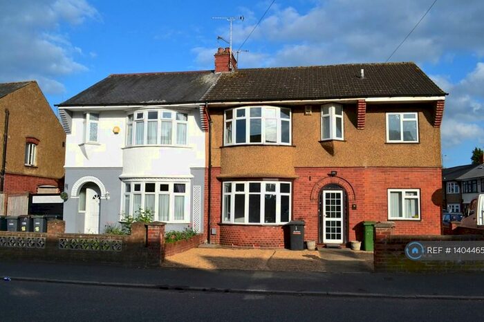 5 Bedroom Semi-Detached House To Rent In Bancroft Road, Luton, LU3