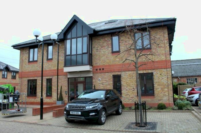 1 Bedroom Flat To Rent In Hanworth Lane, Chertsey, Surrey, KT16