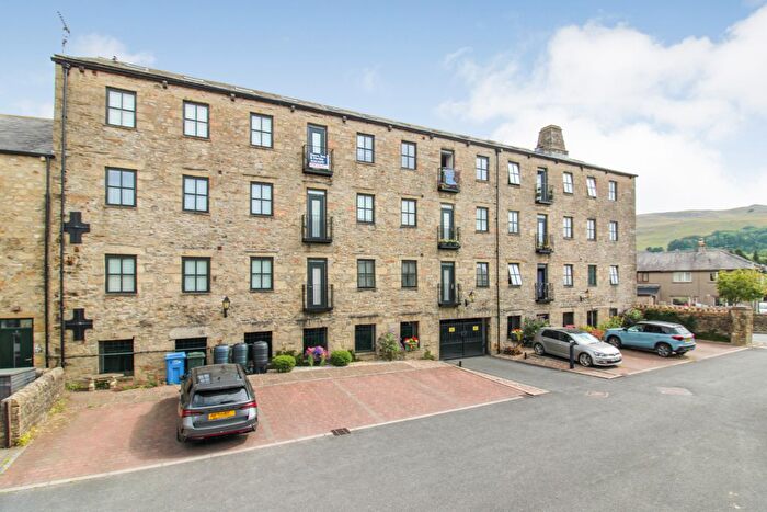 1 Bedroom Flat For Sale In Kings Mill Lane, Settle, North Yorkshire, BD24
