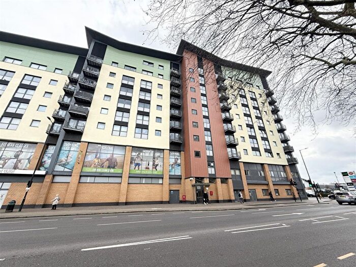 2 Bedroom Flat To Rent In Methven Court, The Broadway London, N9