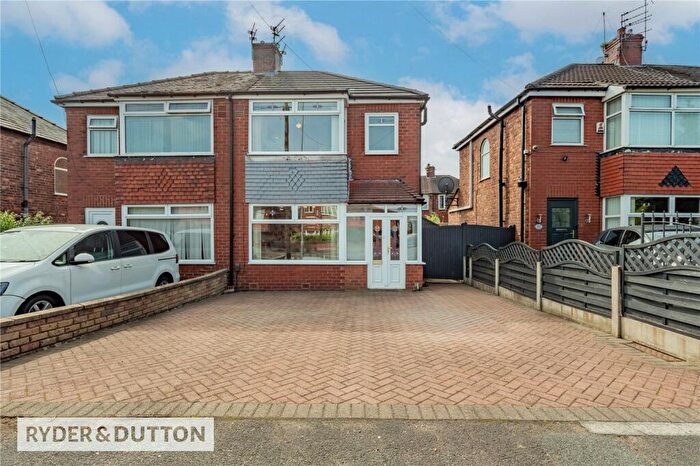 3 Bedroom Semi Detached House For Sale In Hollinwood Avenue, Chadderton, Oldham, Greater Manchester, OL9