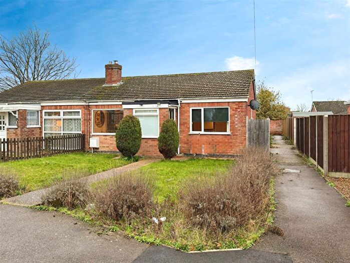 3 Bedroom Semi Detached House For Sale In Lloyds Avenue, Kessingland, Lowestoft, Suffolk, NR33
