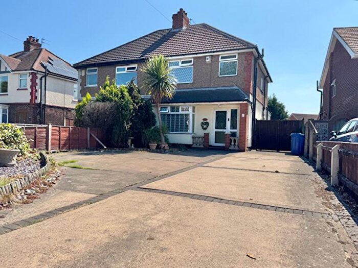 2 Bedroom Semi-Detached House For Sale In Yarborough Road, Grimsby, DN34