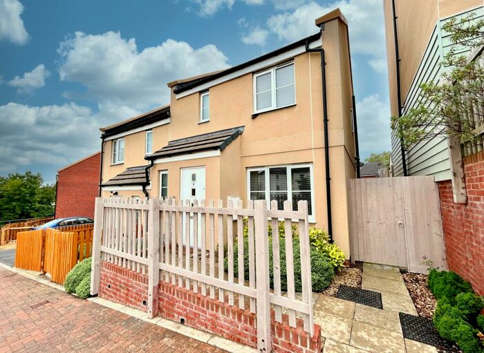 3 Bedroom Semi-Detached House To Rent In Symonds Way, Cheltenham, GL52