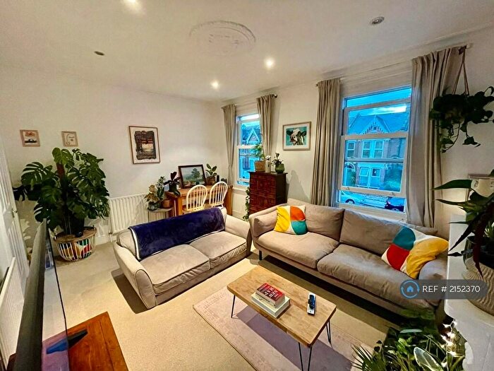 2 Bedroom Flat To Rent In Dunstans Road, London, SE22