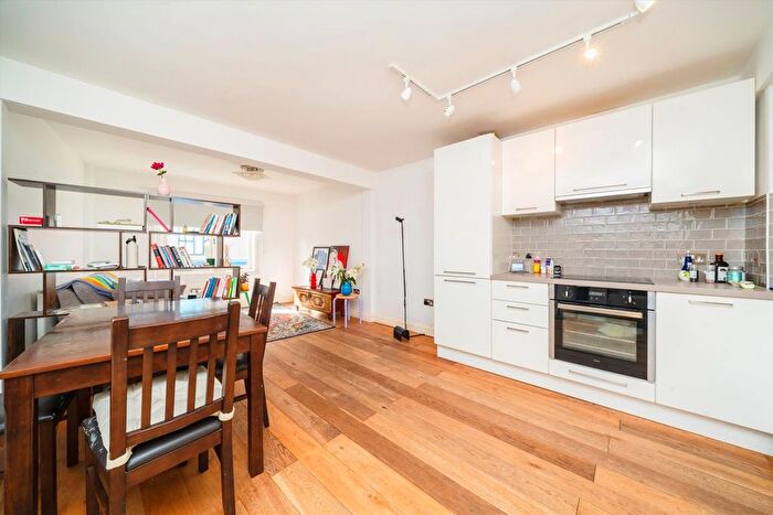 1 Bedroom Flat For Sale In King Street, Hammersmith, W6