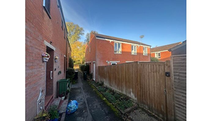 3 Bedroom Semi Detached House For Sale In Hartley, Great Linford, Milton Keynes, Buckinghamshire, MK14