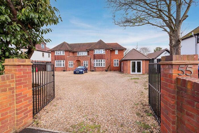 5 Bedroom Detached House For Sale In Langley Road, Langley, SL3