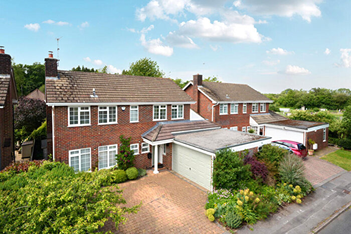 4 Bedroom Detached House For Sale In Mandeville Road, Prestwood, HP16