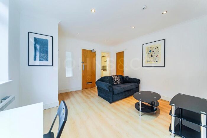 1 Bedroom Apartment To Rent In Turnstone House, Star Place, London, E1W