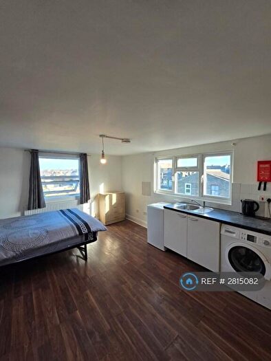 Studio To Rent In St. Pauls Road, London, N17