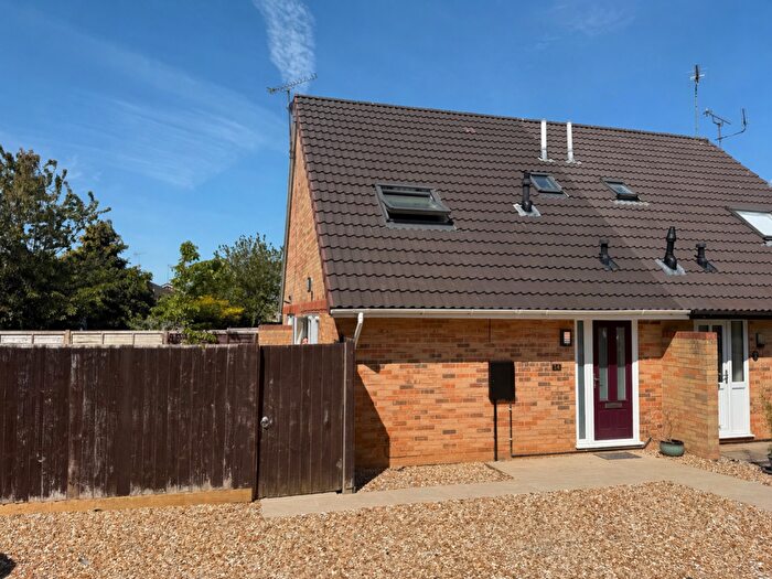 1 Bedroom House For Sale In Deerfield Close, Buckingham, Buckinghamshire, MK18
