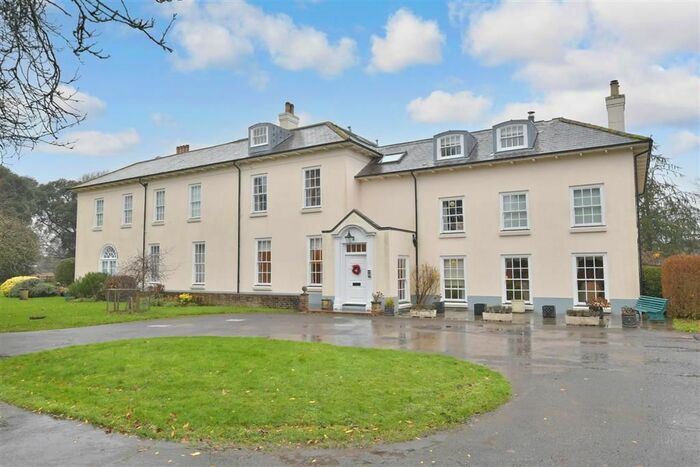 2 Bedroom Maisonette For Sale In Salthill Road, Chichester, West Sussex, PO19