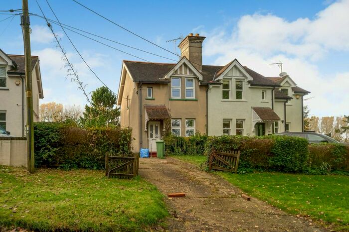 3 Bedroom Semi-Detached House For Sale In Hall Lane, Shenfield, Brentwood, CM15