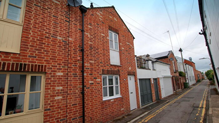 2 Bedroom Mews To Rent In The Suffolk's, GL50