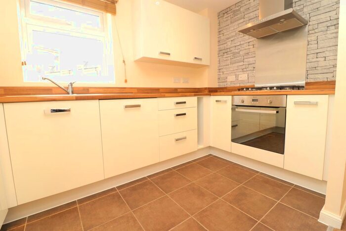 2 Bedroom Flat To Rent In Temple Rd, Bolton BL1