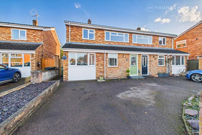 3 Bedroom Semi-Detached House For Sale In Leeds Smith Drive, Sandy, Bedfordshire, SG19