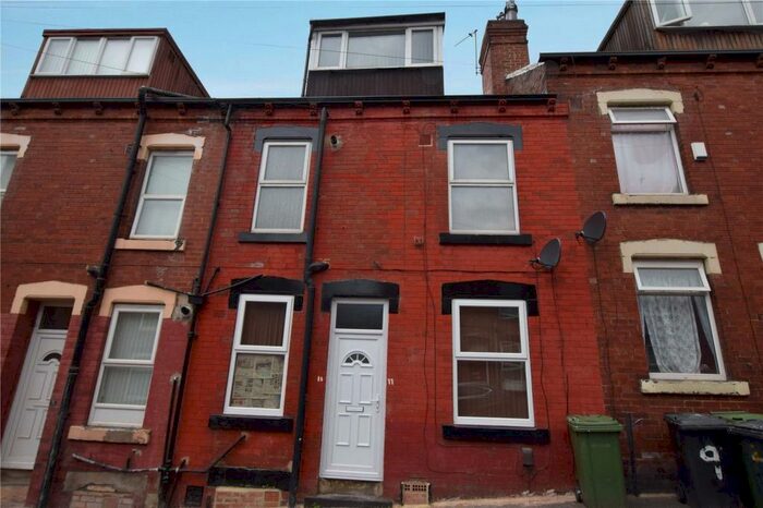 2 Bedroom Terraced House To Rent In Woodview Mount, Leeds, West Yorkshire, LS11