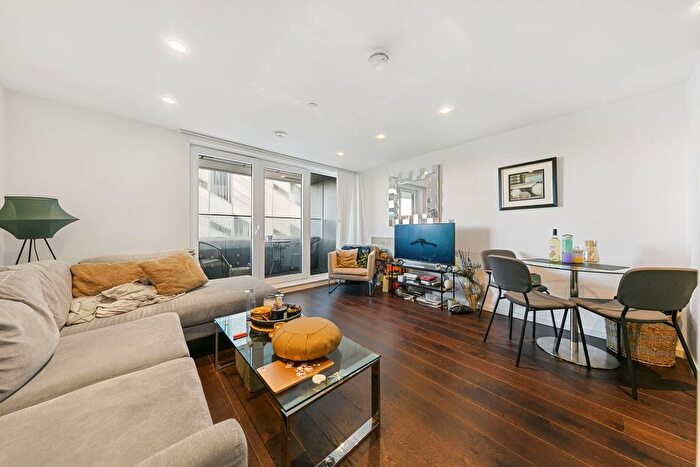 2 Bedroom Flat To Rent In Eagle Point, City Road, London, EC1V