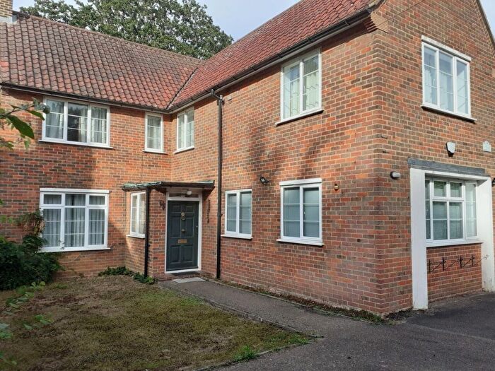 5 Bedroom Detached House To Rent In Barnet Lane, Elstree, Borehamwood, Hertfordshire, WD6