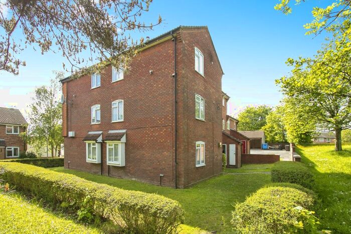 1 Bedroom Flat For Sale In Southbrook Close, Poole, BH17